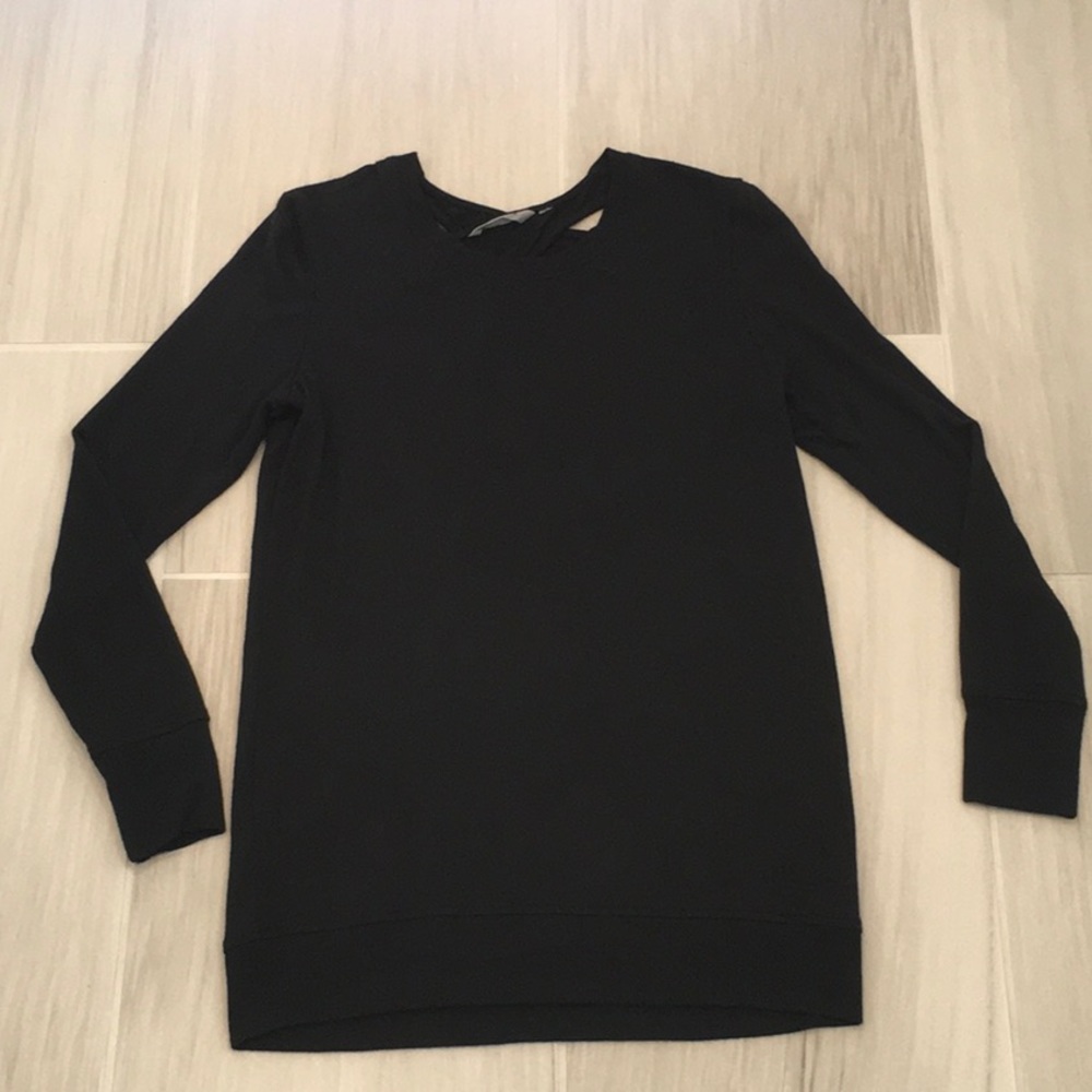Women’s long sleeve top